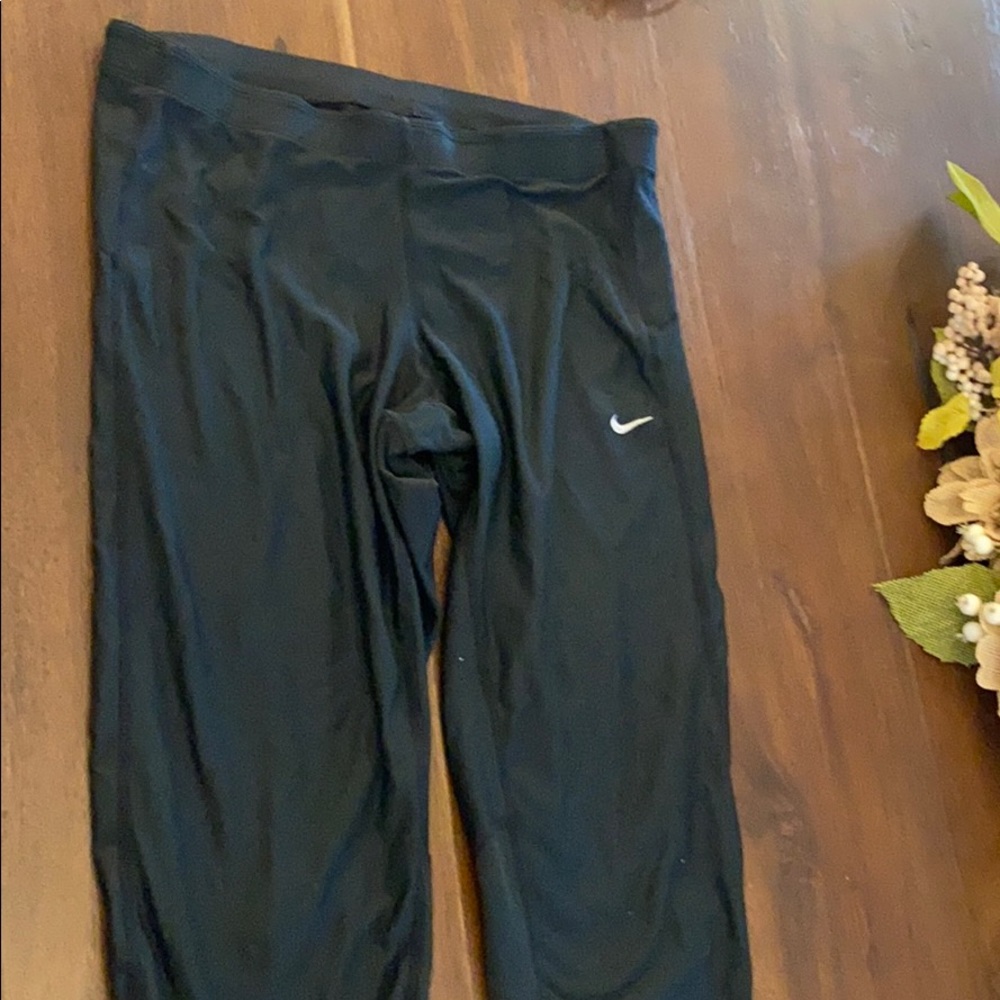 Black Capri Workout Pants